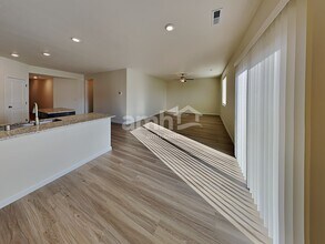 1311 W 15th Ave in La Center, WA - Building Photo - Building Photo