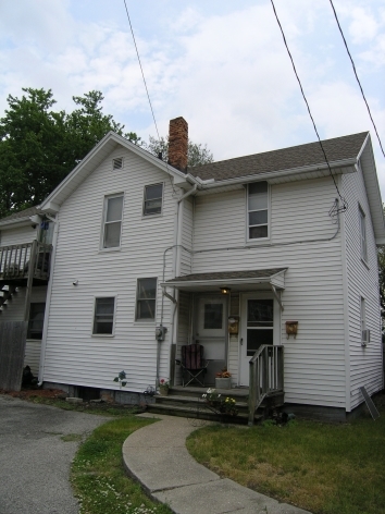 2766 Tremainsville Rd in Toledo, OH - Foto de edificio - Building Photo