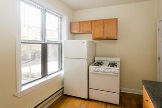 720 W Barry Ave, Unit J01P in Chicago, IL - Foto de edificio - Building Photo