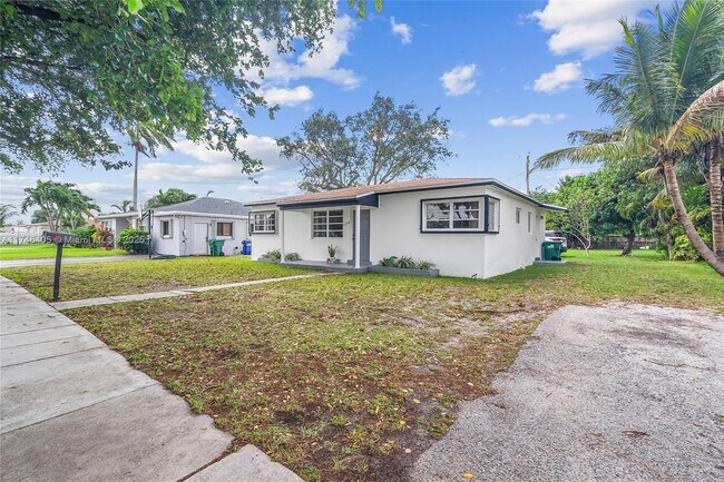 17410 NE 11th Ave in Miami, FL - Building Photo - Building Photo