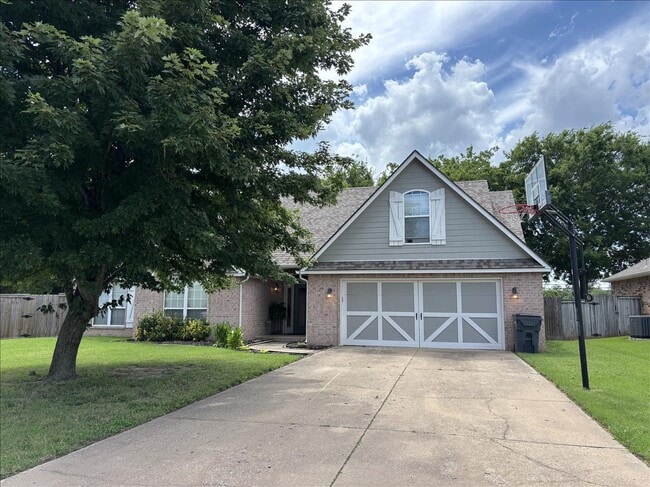 8040 Silverado Rd in Claremore, OK - Foto de edificio - Building Photo
