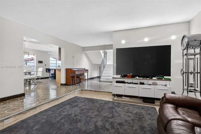 135 South Dr in Miami Springs, FL - Building Photo - Building Photo