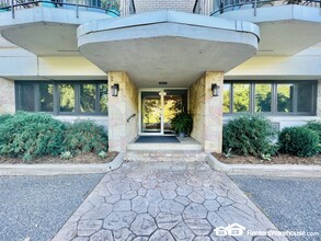 2928 Dean Pkwy in Minneapolis, MN - Building Photo - Building Photo