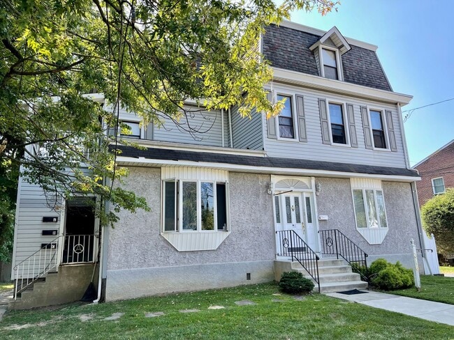 316 E Ridley Ave in Ridley Park, PA - Building Photo - Building Photo