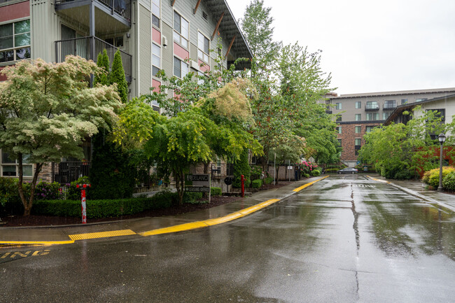 10500 - 10630 221St Ln Ne in Redmond, WA - Foto de edificio - Building Photo