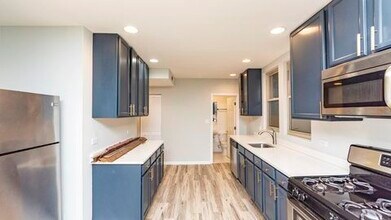 6136 N Mozart St in Chicago, IL - Building Photo - Building Photo
