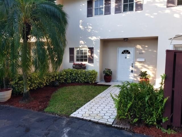 property at 3201 S Palm Aire Dr
