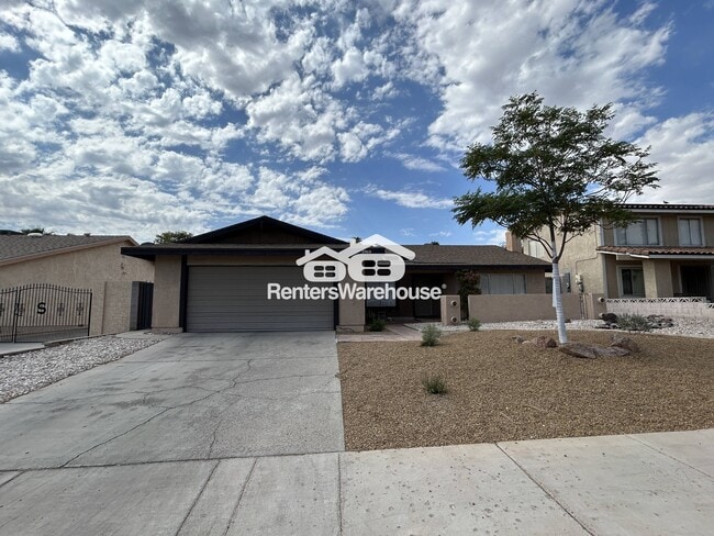 3969 Green Leaf Dr in Las Vegas, NV - Building Photo - Building Photo