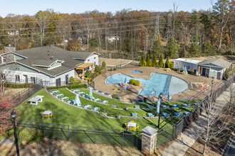 Yugo Charlotte College Downs in Charlotte, NC - Building Photo - Building Photo