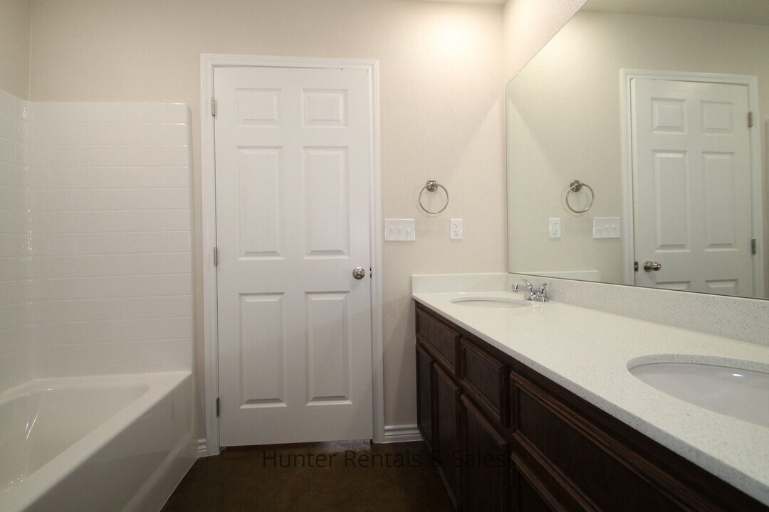 304 Lowes Blvd in Killeen, TX - Building Photo