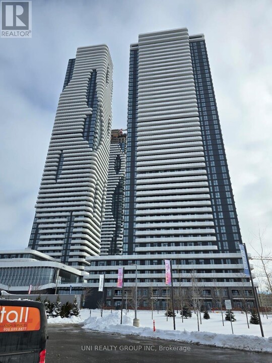 195-3195 Commerce St in Vaughan, ON - Building Photo