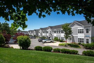 262 Indian Head Rd in Kings Park, NY - Building Photo