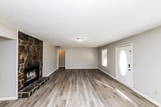 350 Anna Ave in Palmetto, GA - Foto de edificio - Building Photo