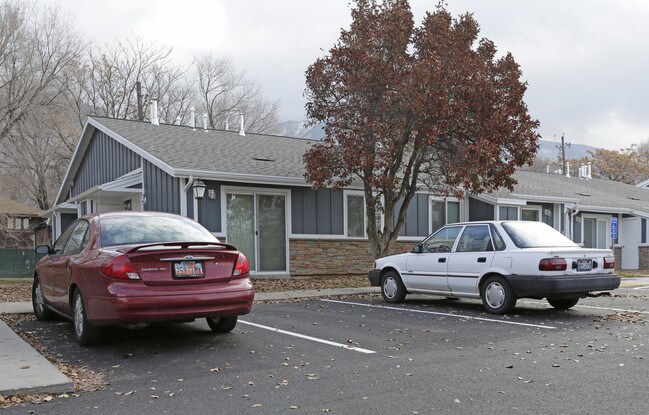 Garden Grove Apartments in Ogden, UT - Foto de edificio - Building Photo