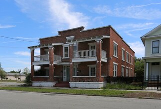 1739 Walnut St in Jacksonville, FL - Foto de edificio - Building Photo