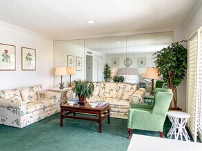 44 Cocoanut Row in Palm Beach, FL - Building Photo - Building Photo