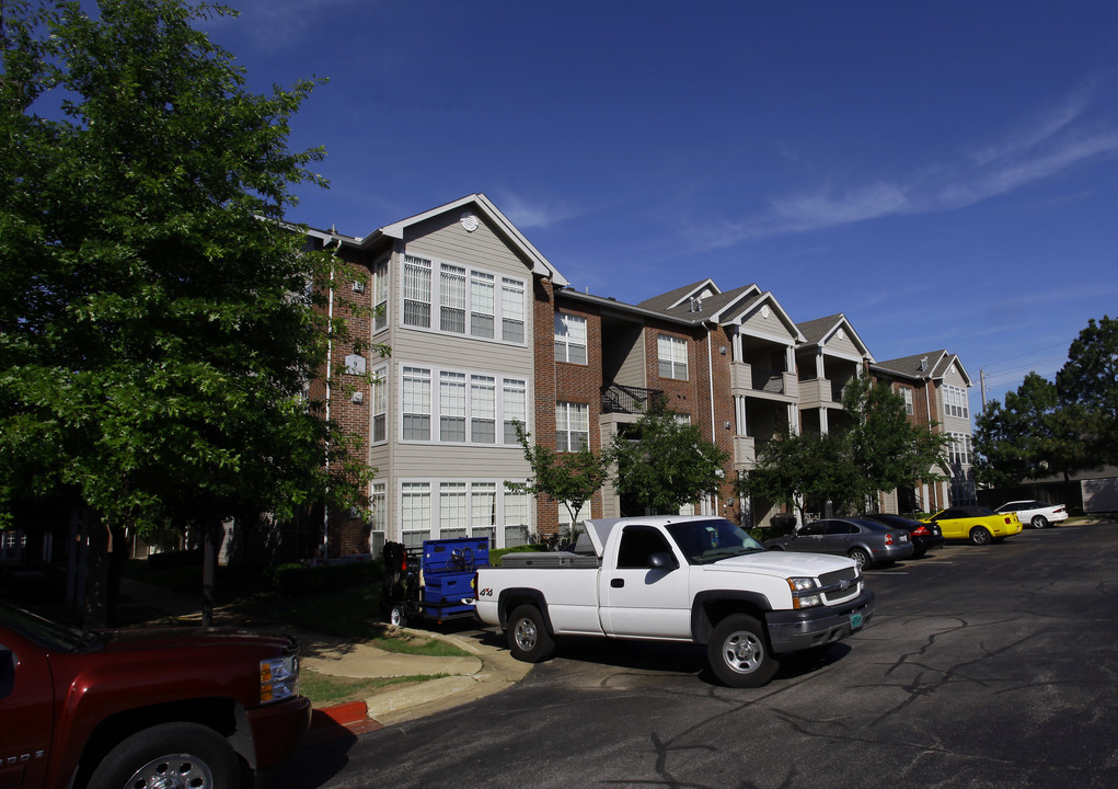 Villas on Memorial in Tulsa, OK - Foto de edificio