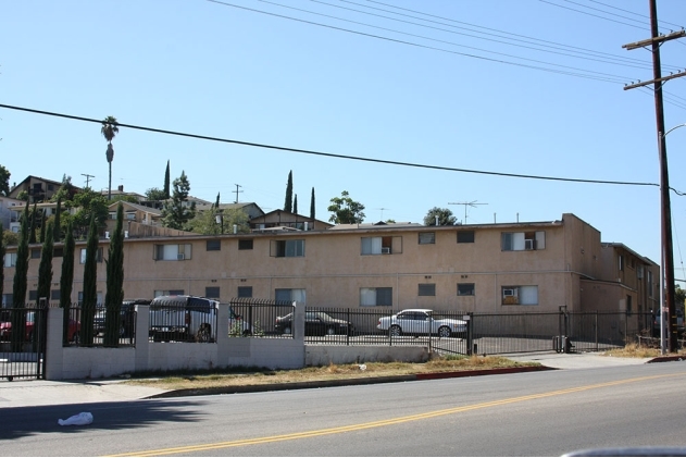 College Palms Apartments in Los Angeles, CA - Foto de edificio - Building Photo