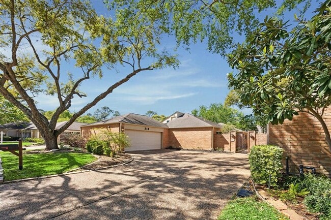318 W Fair Harbor Ln in Houston, TX - Foto de edificio - Building Photo