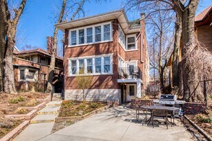 4637 N Dover St in Chicago, IL - Building Photo