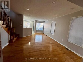 7422 Magistrate Terrace in Mississauga, ON - Building Photo - Building Photo