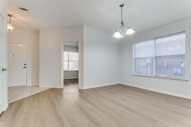 8440 Orleans Ln in Fort Worth, TX - Building Photo - Building Photo