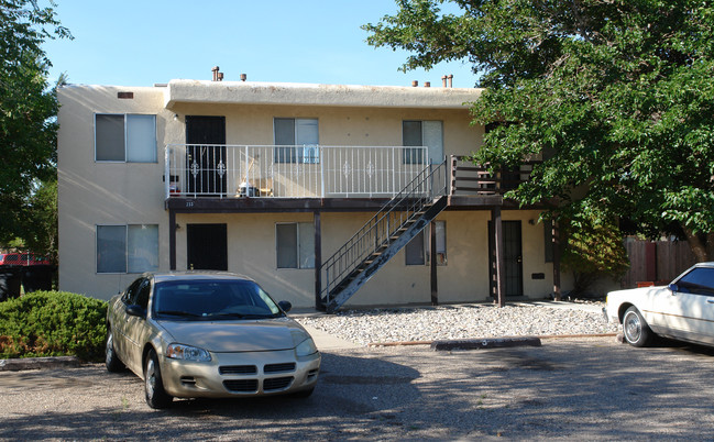 233 Hanosh Ct SE in Albuquerque, NM - Foto de edificio - Building Photo