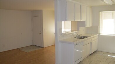 7020 Coldwater Canyon Ave, Unit 104 in Los Angeles, CA - Building Photo - Building Photo