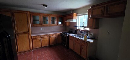 1018 Forestburg Dr in Houston, TX - Building Photo - Building Photo