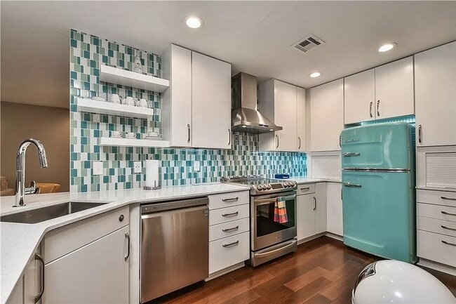 property at 600 NW 4th St
