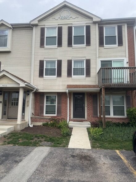 5602 Tinder, Unit 4 in Rolling Meadows, IL - Building Photo