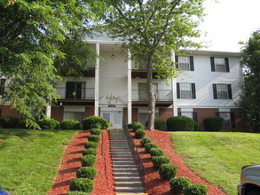 West Hills Village in Knoxville, TN - Building Photo - Building Photo