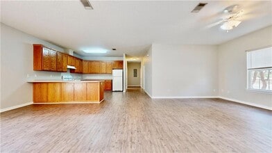 122 Grove Hill Ave in Blackshear, GA - Foto de edificio - Building Photo