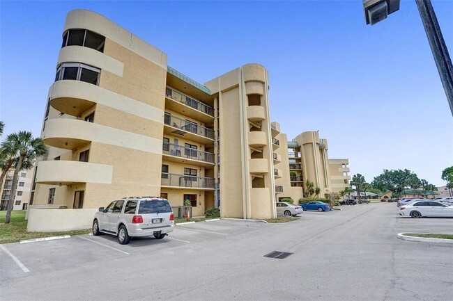 property at 6475 W Oakland Park Blvd