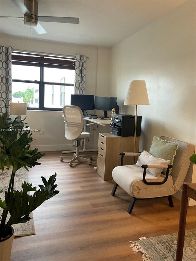 1360 Ocean Dr in Miami Beach, FL - Building Photo - Building Photo