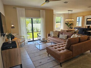 3066 Park Pl in Dania Beach, FL - Building Photo - Building Photo