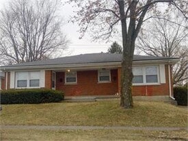 677 Anniston Dr in Lexington, KY - Building Photo