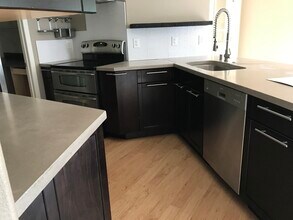 3070 Lore Rd in Anchorage, AK - Building Photo - Building Photo