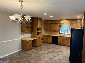 185 Redwood Cir in Fayetteville, GA - Building Photo - Building Photo