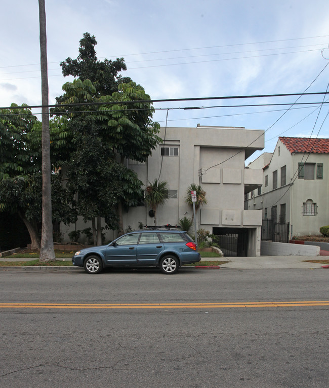 1759 N Wilton Pl in Los Angeles, CA - Foto de edificio - Building Photo