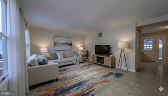 11181 Captain's Walk Ct in North Potomac, MD - Building Photo