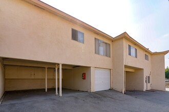 145 E Canton St in Long Beach, CA - Building Photo - Building Photo