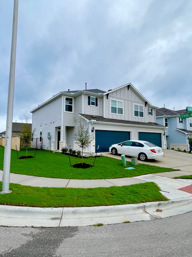 7200 Grenadine Bloom Bnd