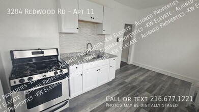 3204 Redwood Rd in Cleveland Heights, OH - Foto de edificio - Building Photo