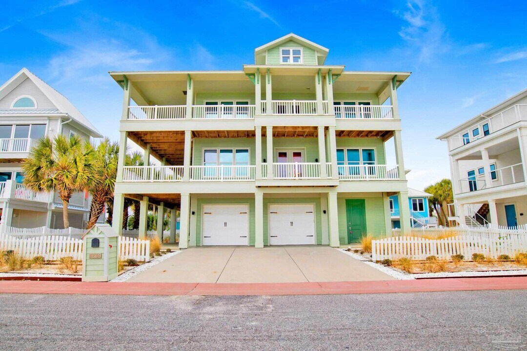 1235 Parasol Pl in Pensacola, FL - Building Photo
