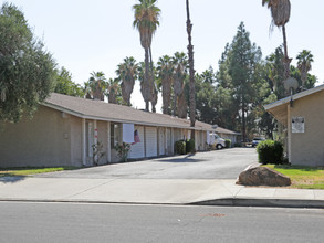 La Paz Apartments in Clovis, CA - Building Photo - Building Photo