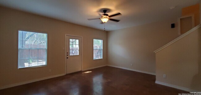 7811 Kingsbury Way in San Antonio, TX - Building Photo - Building Photo