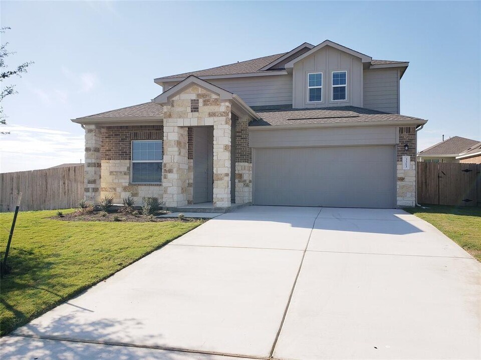 3313 Dusted Daisey St in Pflugerville, TX - Building Photo