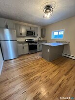 400 S Main St in New Britain, CT - Building Photo