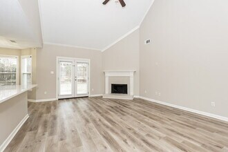 8690 Sandy Hill Cove E in Cordova, TN - Building Photo - Building Photo